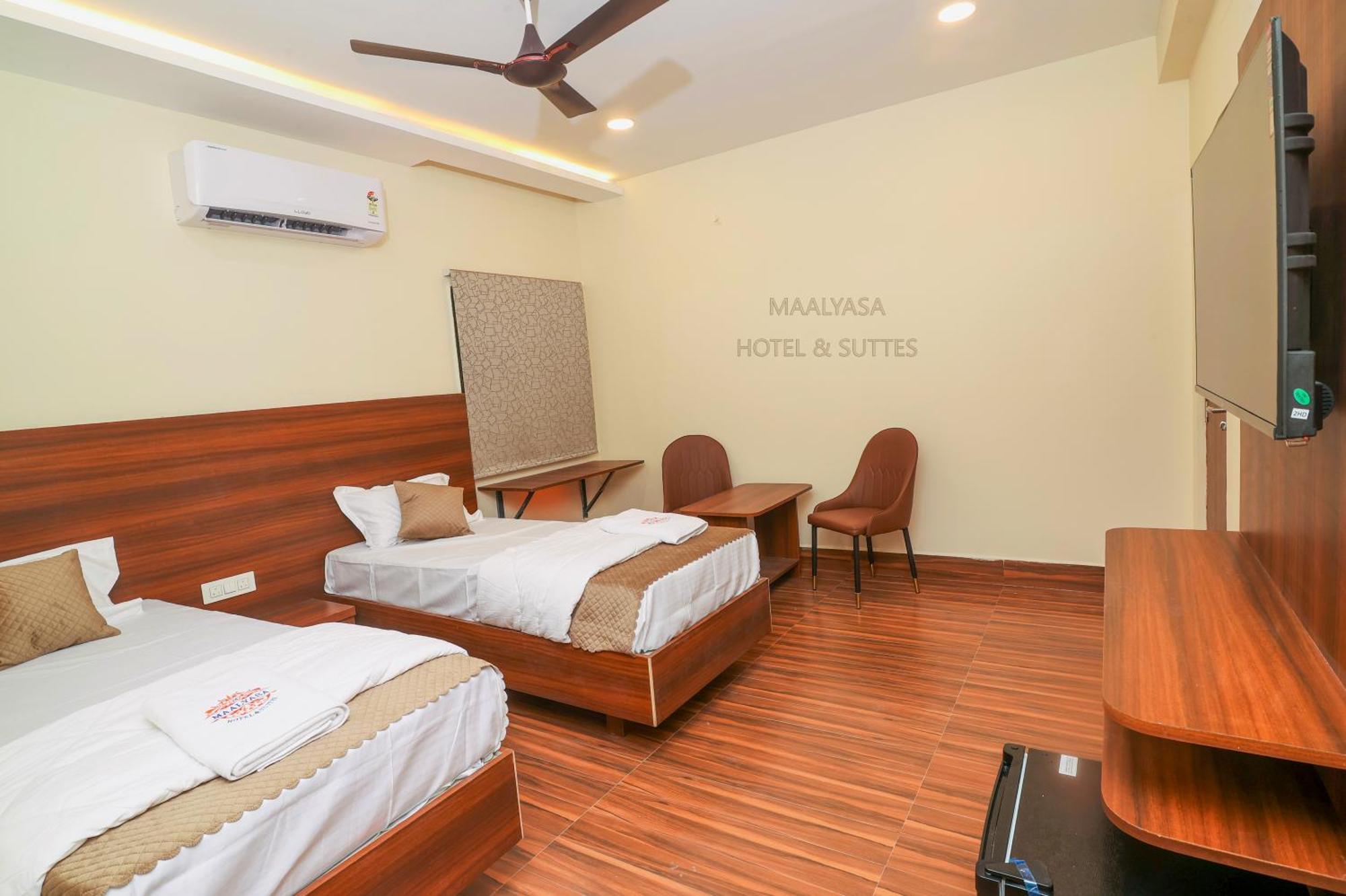 Maalyasa Hotel And Suites Hyderabad Bagian luar foto