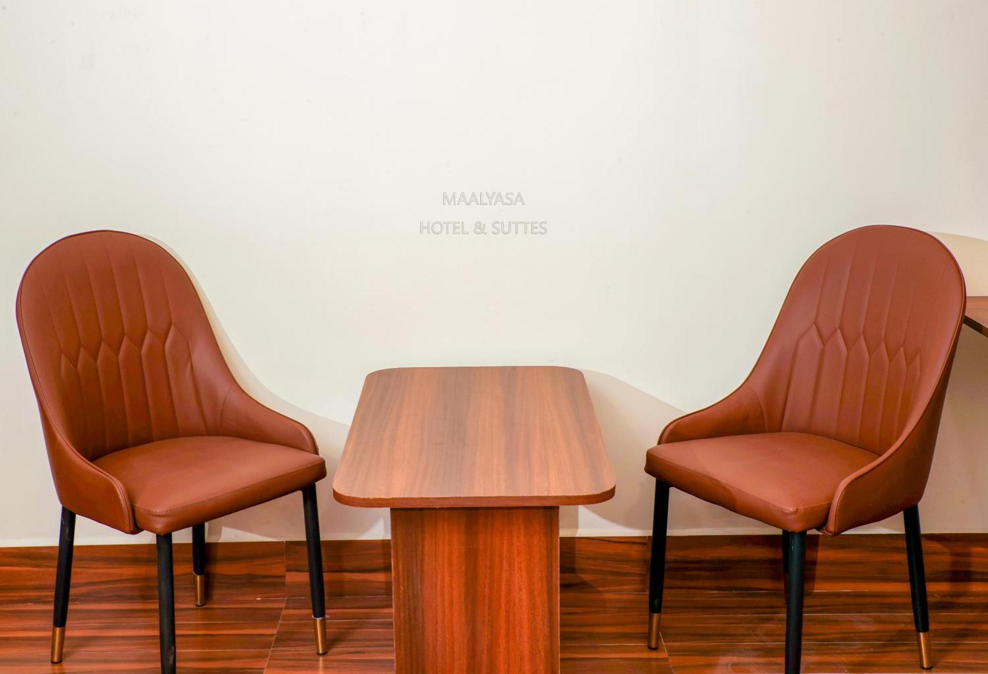 Maalyasa Hotel And Suites Hyderabad Bagian luar foto