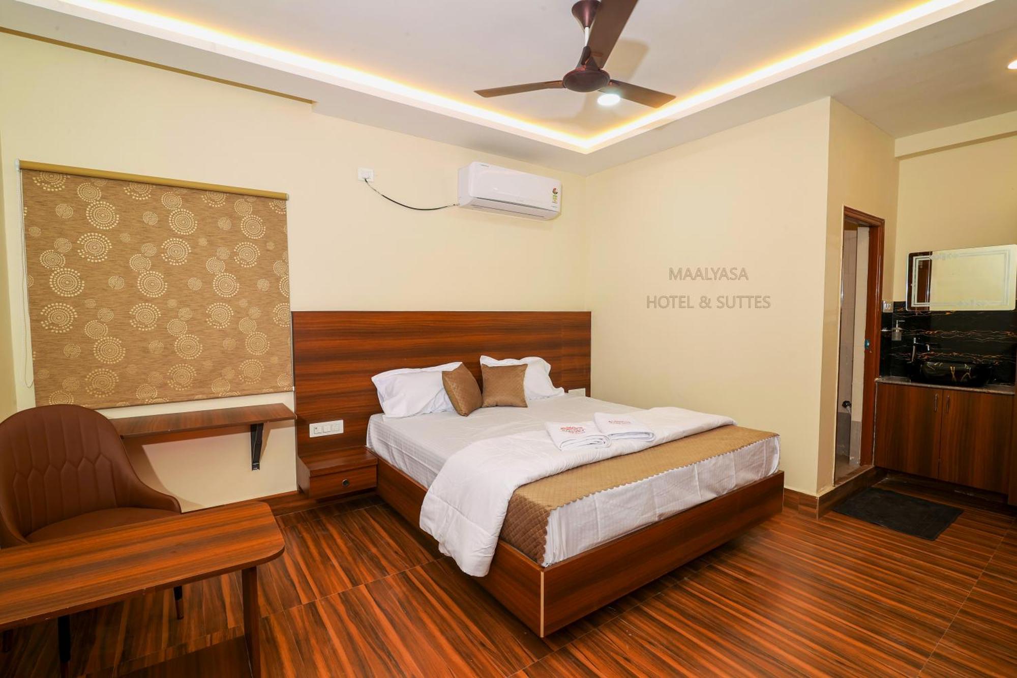 Maalyasa Hotel And Suites Hyderabad Bagian luar foto