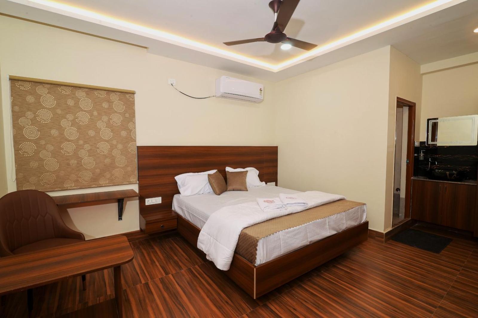 Maalyasa Hotel And Suites Hyderabad Bagian luar foto