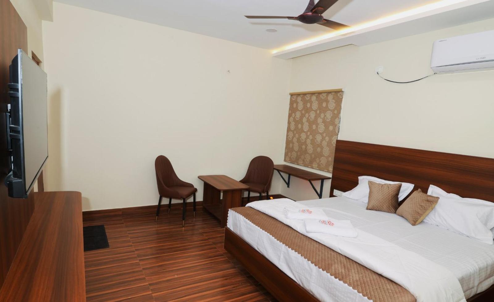 Maalyasa Hotel And Suites Hyderabad Bagian luar foto